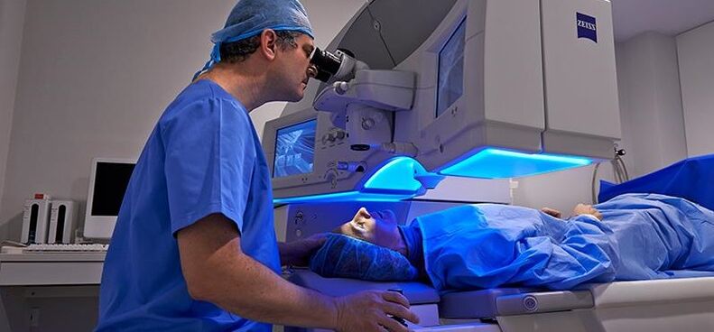 Die Korrektur des Laservisions hält nicht lang und hat eine kleine Liste von Nebenwirkungen